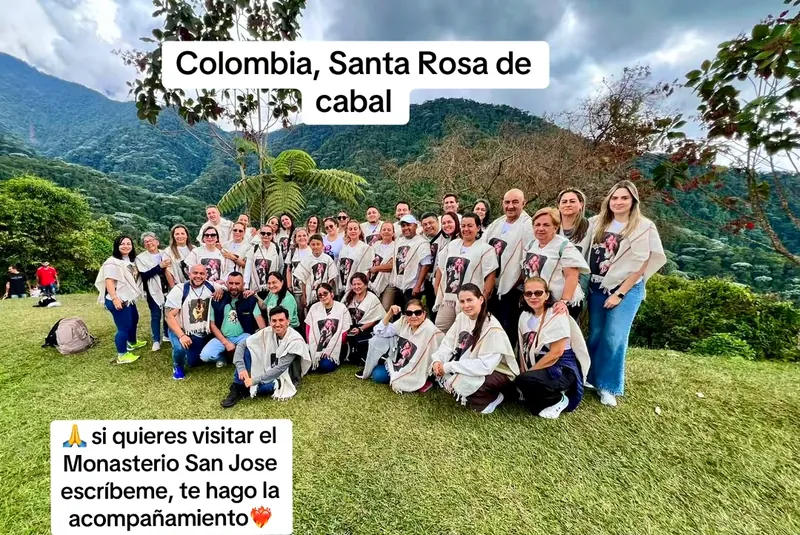 Un gran grupo de peregrinos en Santa Rosa de Cabal